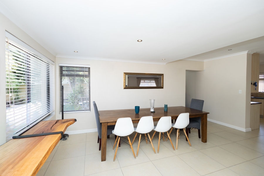 4 Bedroom Property for Sale in Flamingo Vlei Western Cape